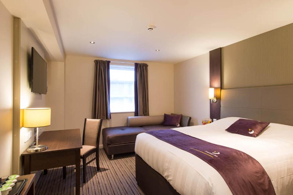 Premier Inn London Romford Central Rom bilde