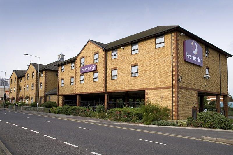 Premier Inn London Romford Central Eksteriør bilde