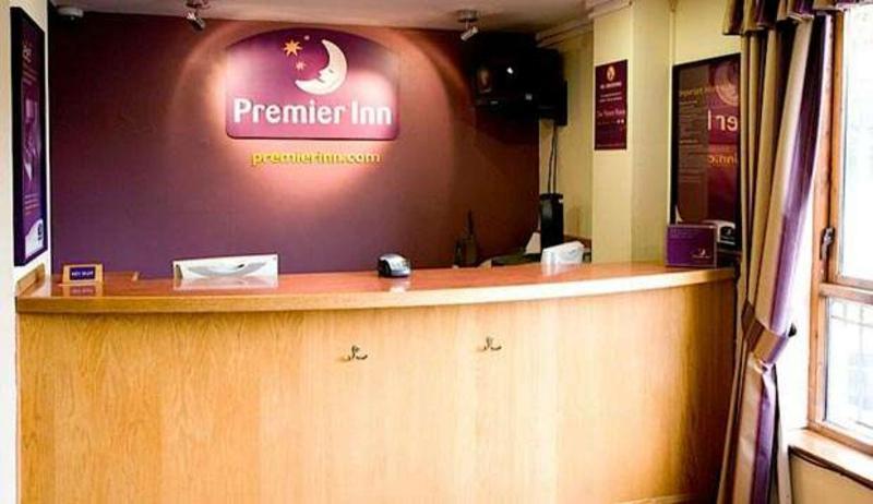 Premier Inn London Romford Central Eksteriør bilde